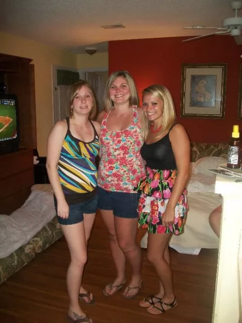 Sexy bodies on these girls ❤️‍🔥🔥⚡️ by ganggang89882