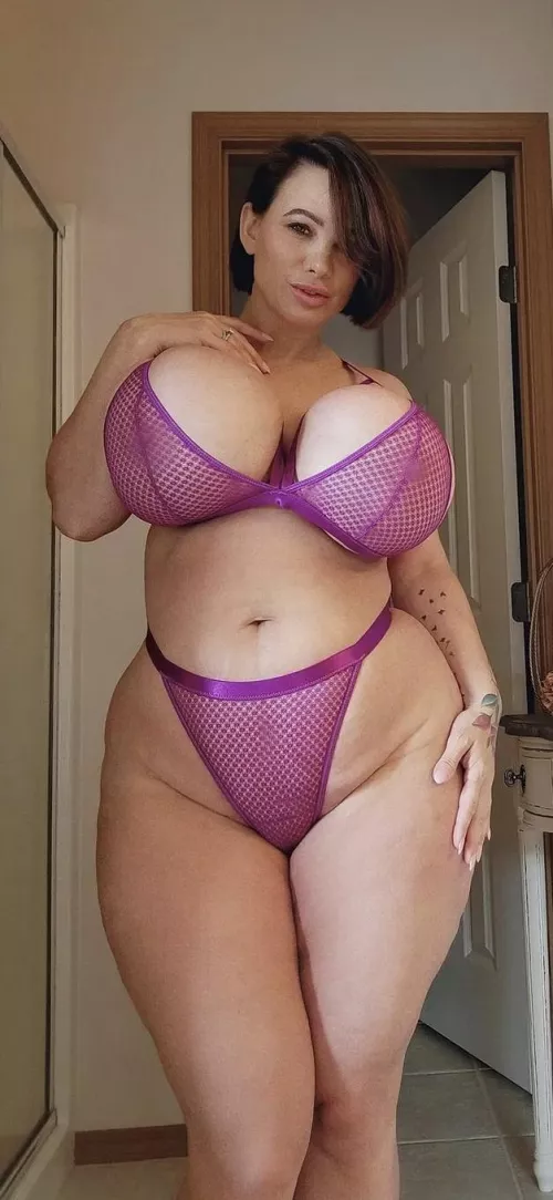 Sexy Body by downtothenutts