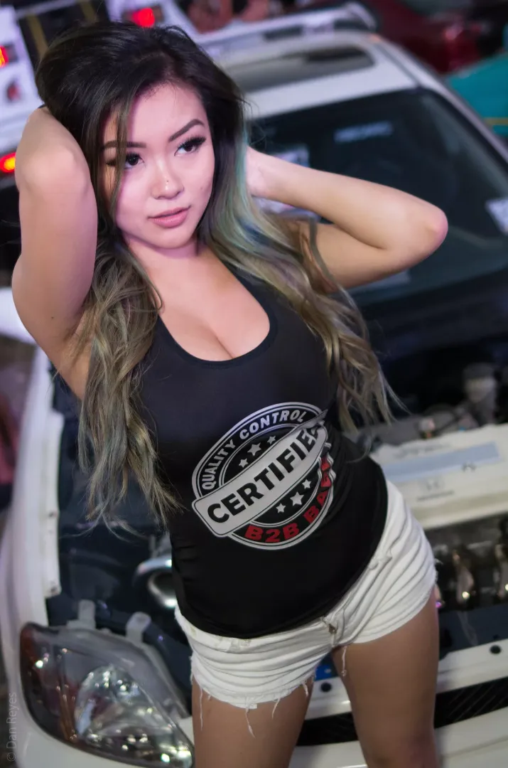Sexy posted by YoMikeeHey