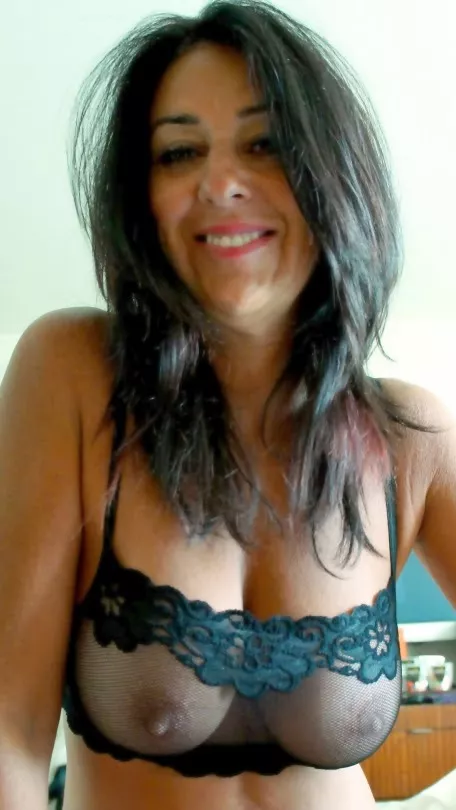 Sexy Gilf with really nice tits posted by lovebigtitmilfs