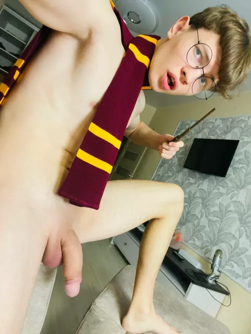 Sexy Harry and his huge cock😈🌶👅 by LightDante_