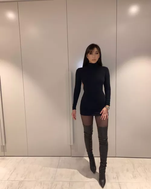 Sexy in all black by jpx82