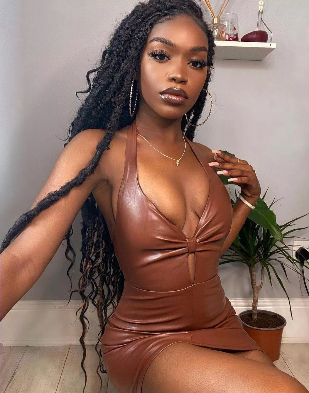 Sexy leather posted by waynet10867