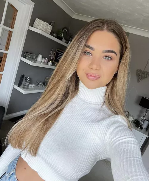 Sexy lips by JayBee765