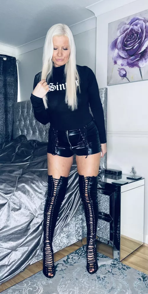 Sexy little sinner by sparkly-and-savage