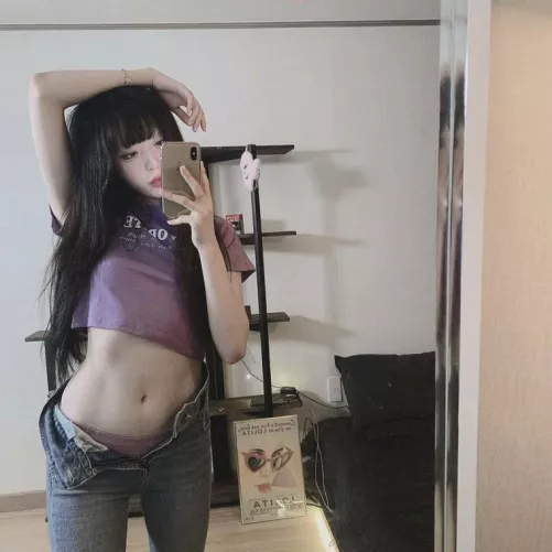 Sexy midriff by _A-L_