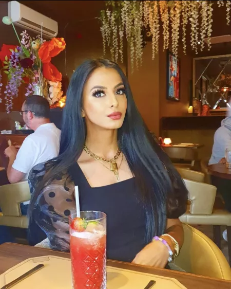 Sexy milf wish she was my mum by Waseemdaiab1001