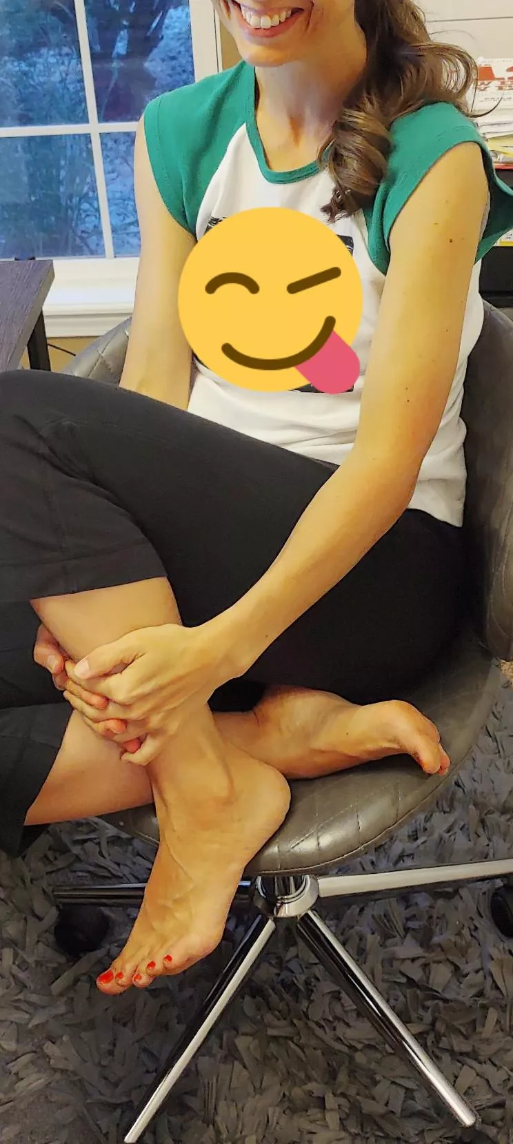 Sexy mommy toes?? posted by [deleted]
