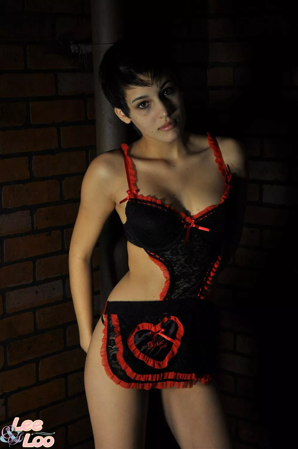 Sexy red posted by i4yyE