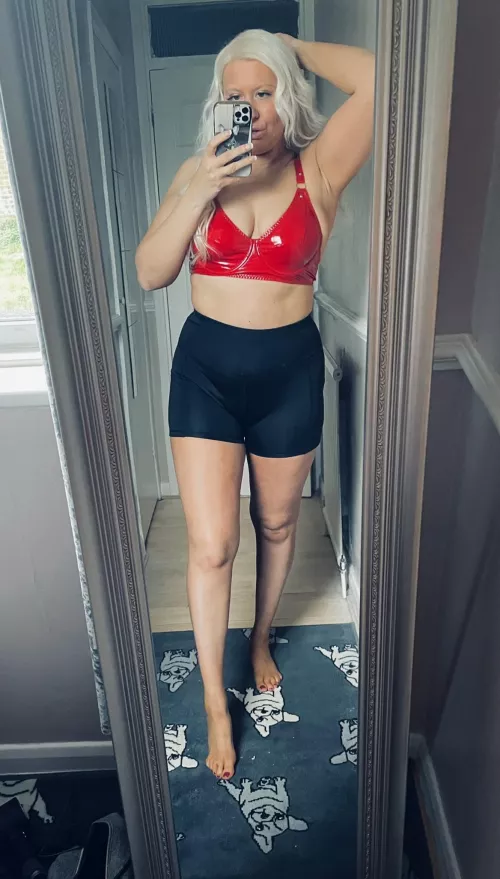 Sexy, shiny and slutty by sparkly-and-savage