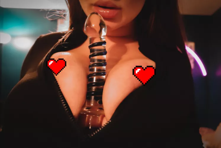 Sexy TITTY FUCK with freshly used glass dildo 🤤 by BriannaBallerini