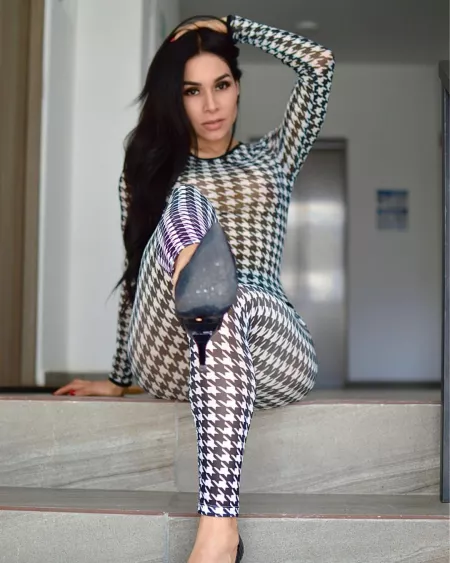 Sexy woman by imnotjavier