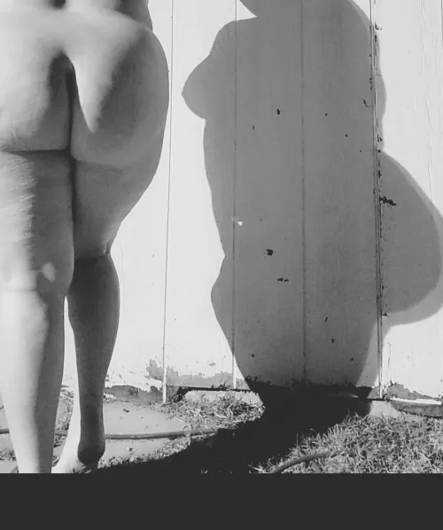 Shadows by FeetsiePetetsee