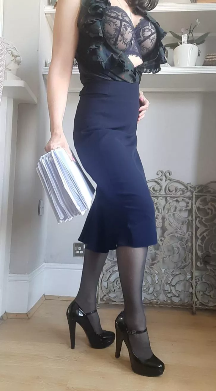 Shall we ahem crack on 😜x posted by cumandplay_