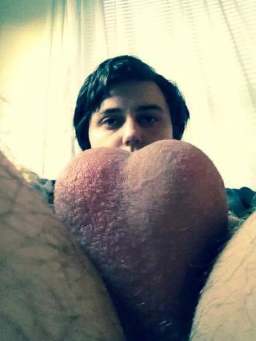 Shaped like a heart ❤️ posted by DryAndes