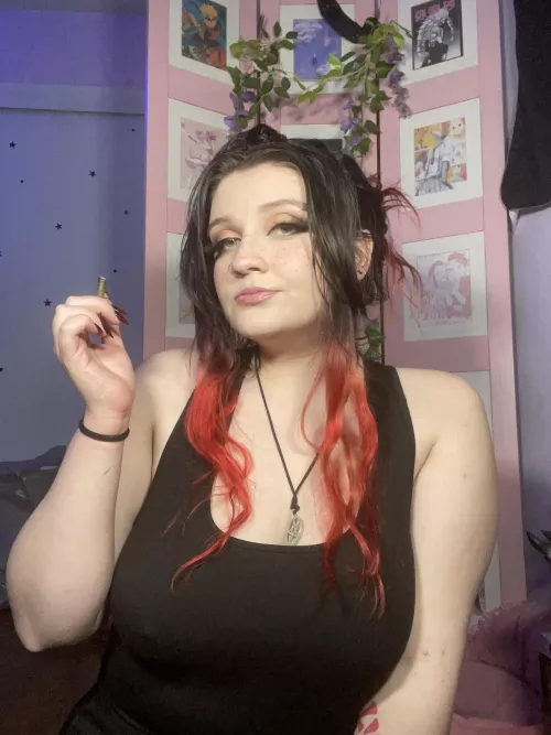 Share a blunt with me? by Pearlrxse