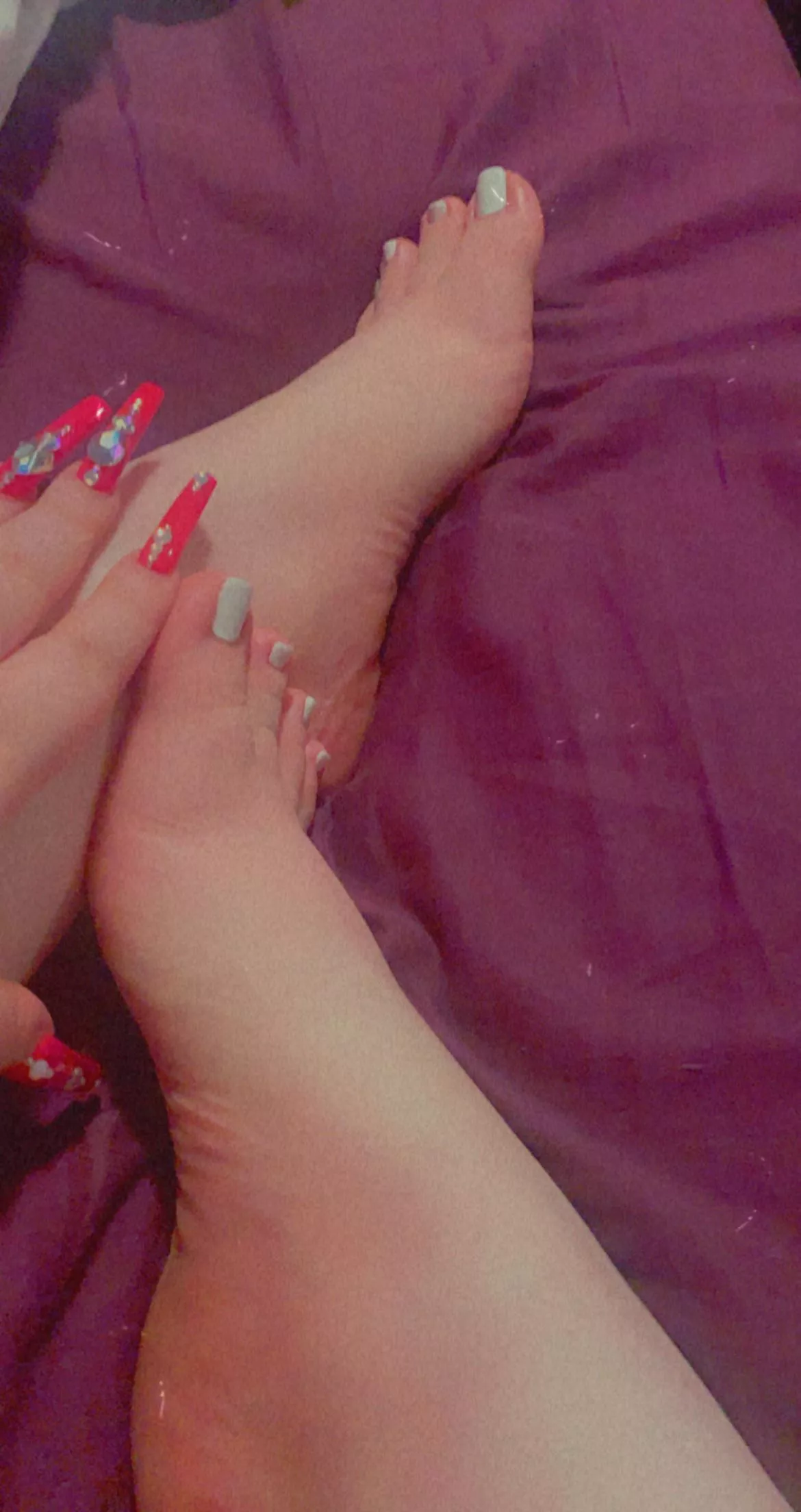 Sharing is caring 💜💜💖 posted by Gvixen