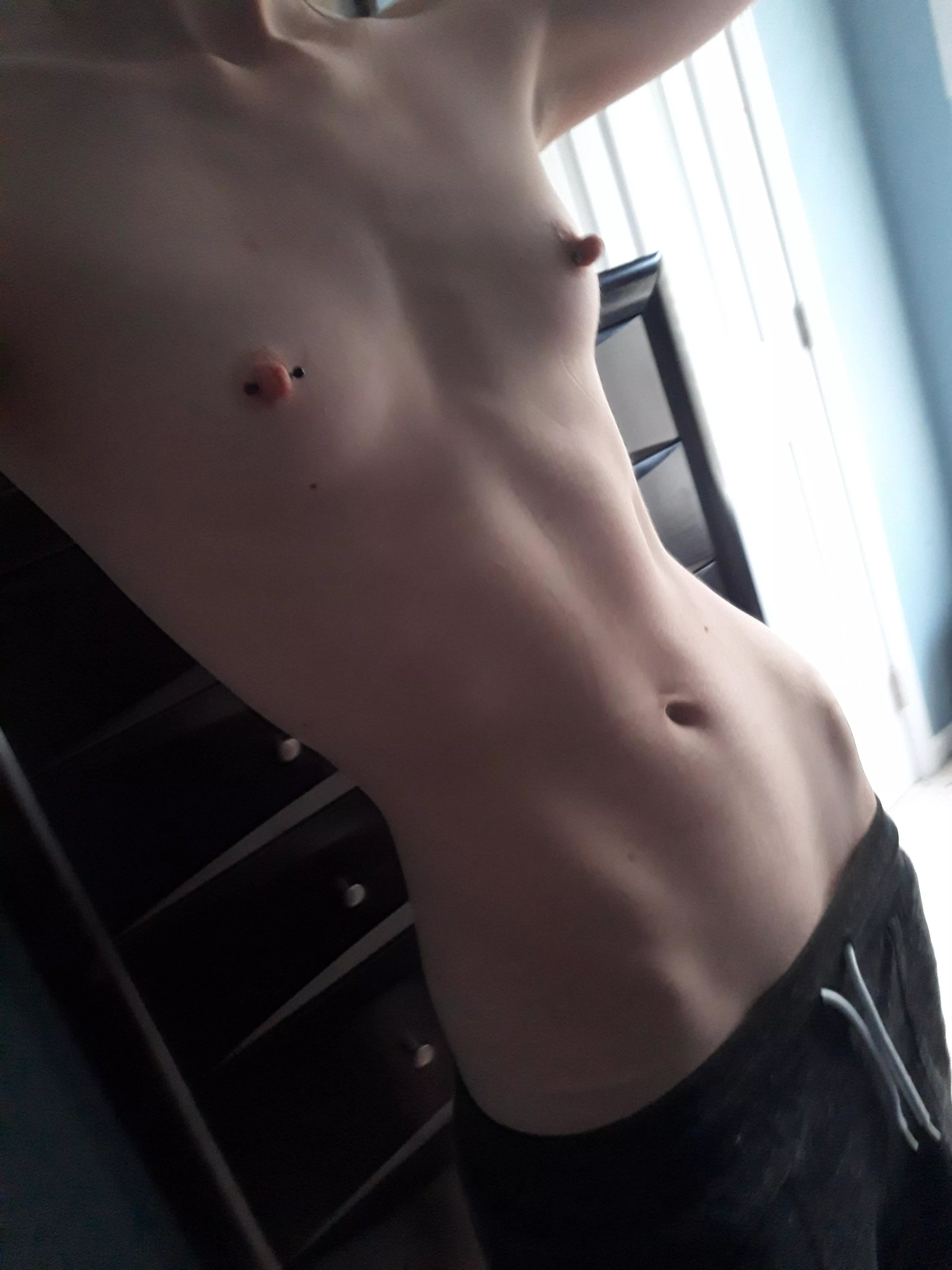 sharp pokies and sharp hip bones posted by rpfor