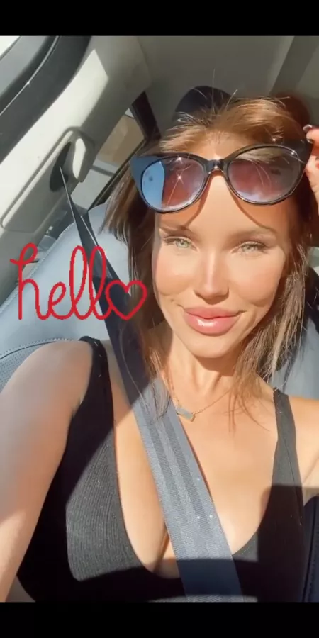 She doesn't even look like herself anymore.. by Halo2redvsblue