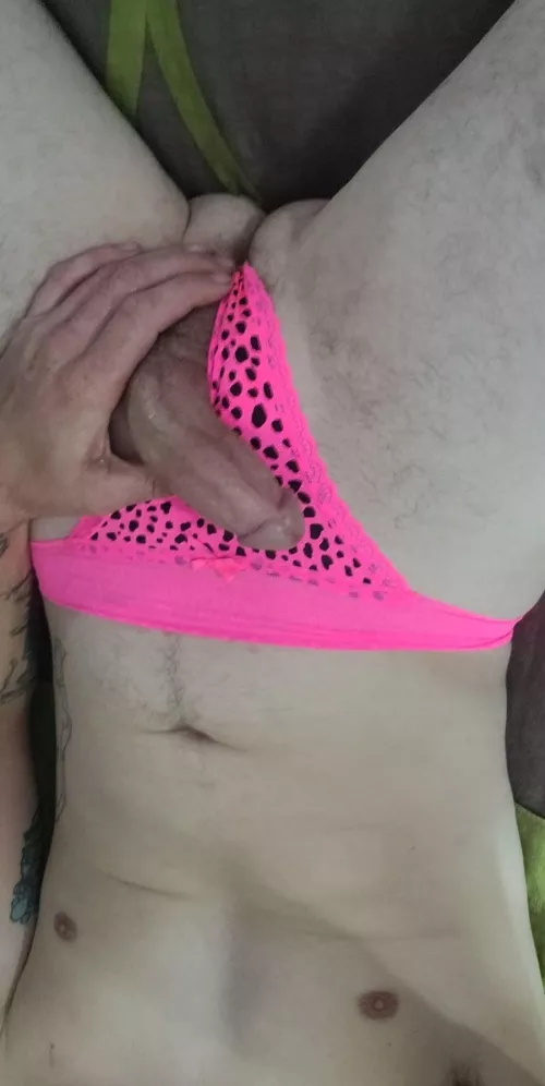 She dresses me by dirtasitis