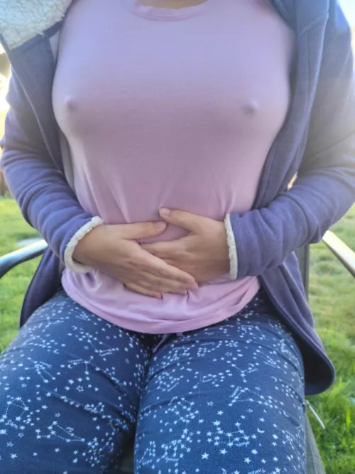 She gets chilly in the morning by Seahorseshusband