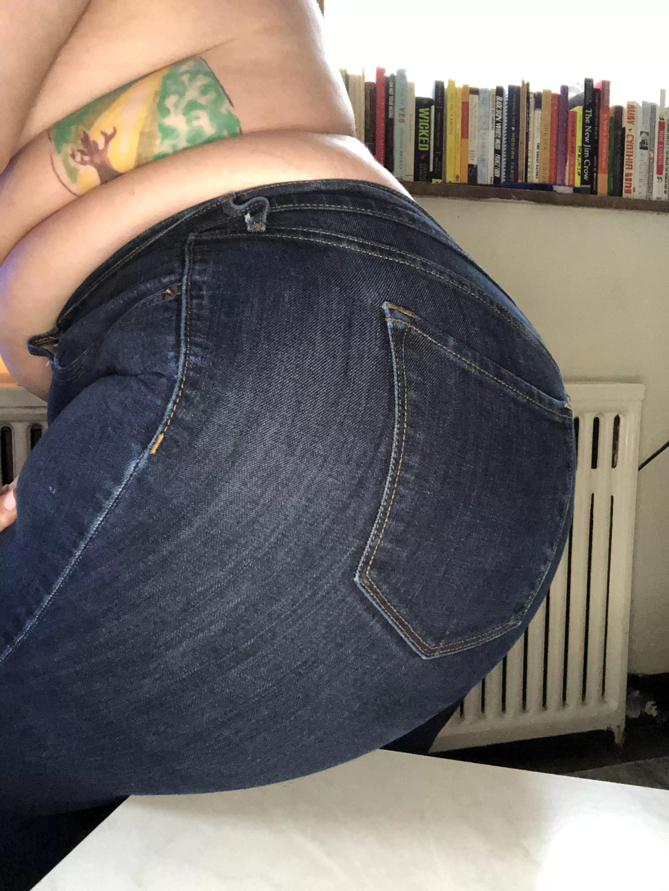 She got a donk 🎶 (OC) posted by [deleted]