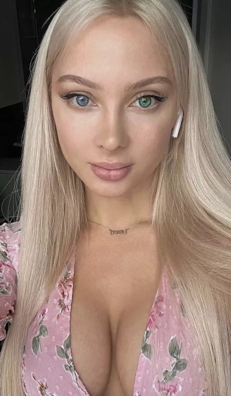 She got me with her necklace by secmaster420