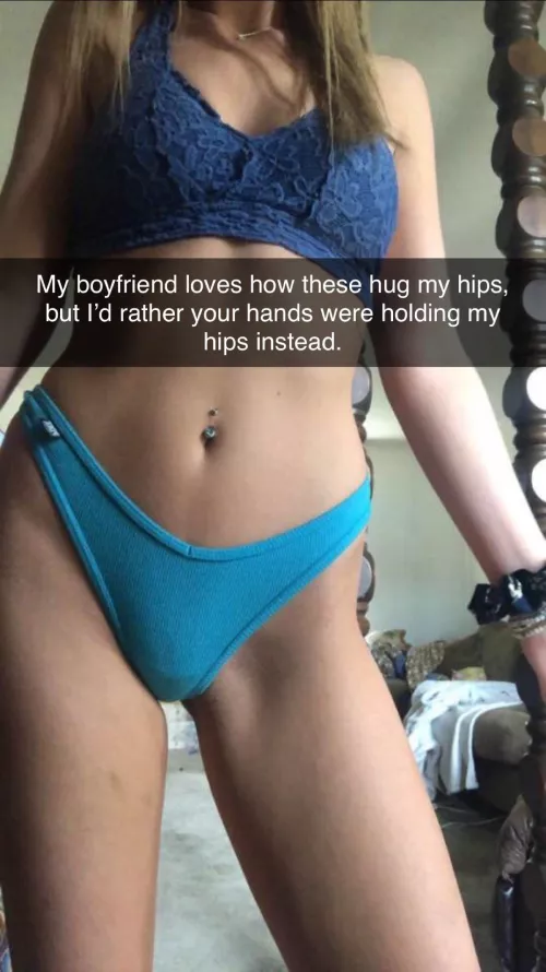 She had to show off her new bikini 👙 by ClubSandwich21