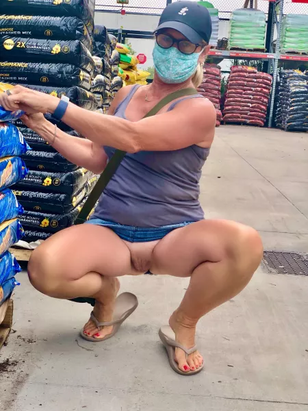 She has the right set of lips covered by -MyThrowaway--