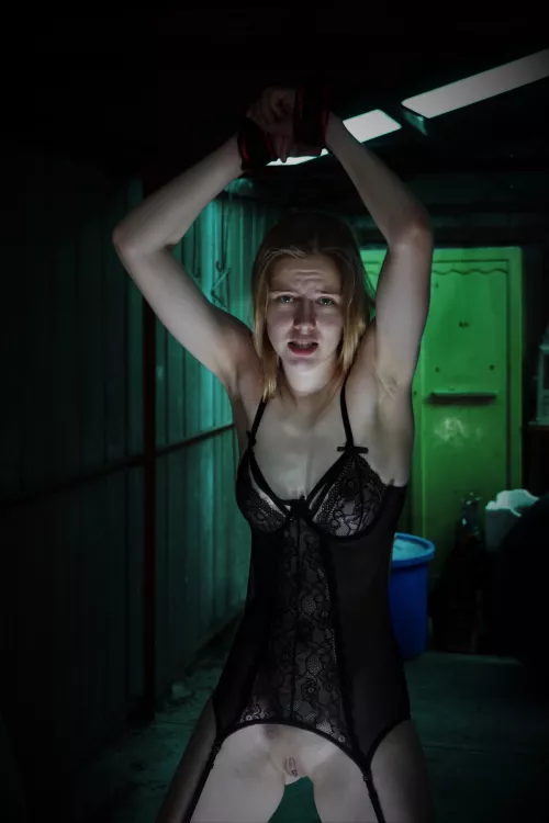 She knows she's in for a long night! by horngk