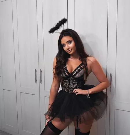 She knows what she’s doing by After-School-8479