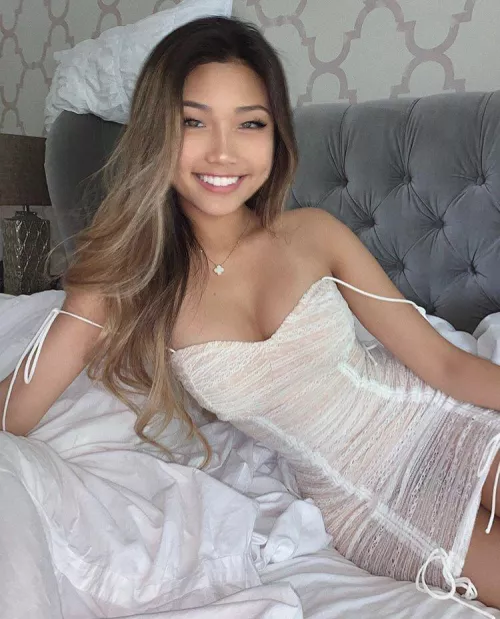 She looks amazing by nuocpapi