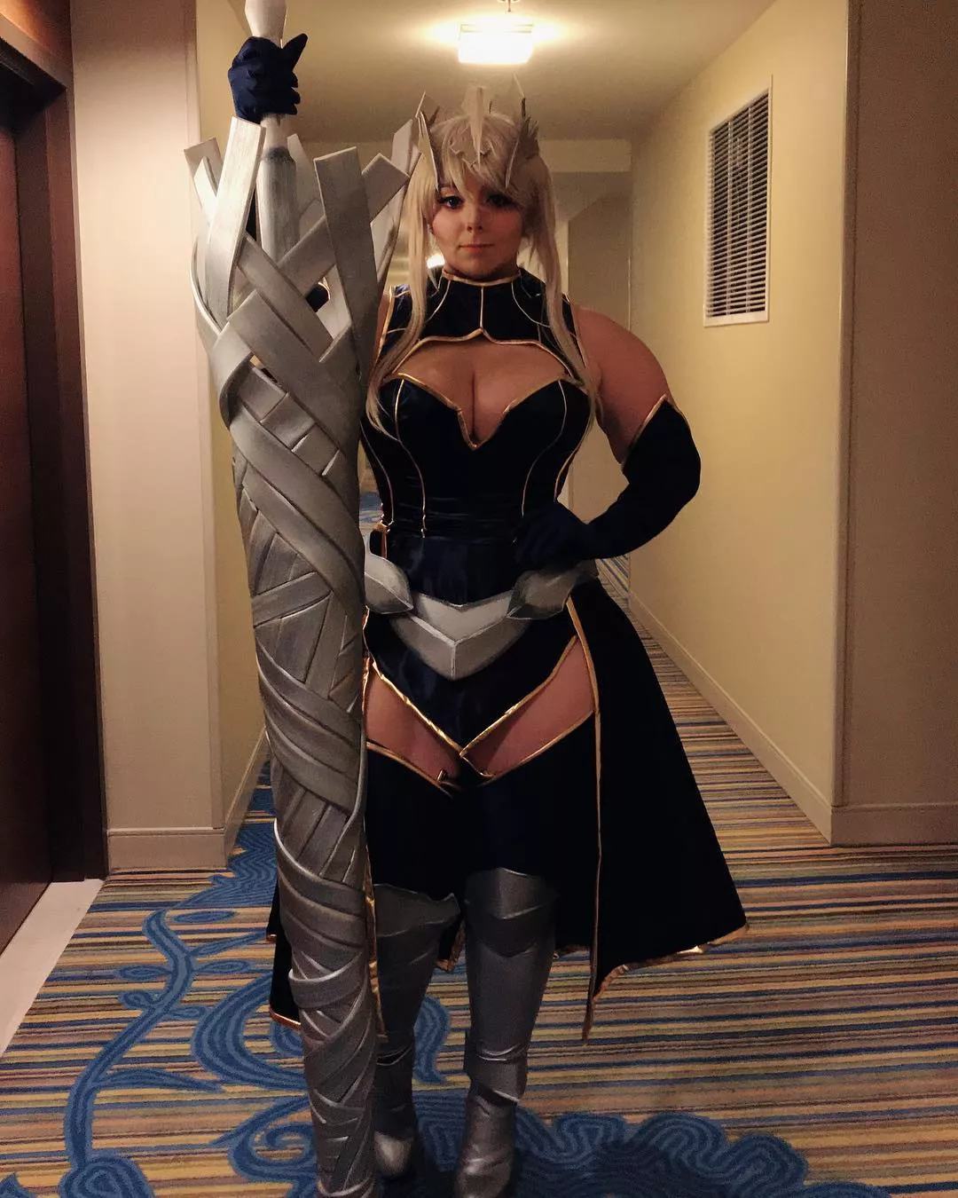 She looks amazing in this cosplay 👀 posted by kistengeist