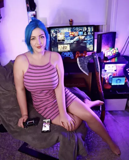 She makes me Twitch by movieman-Bob