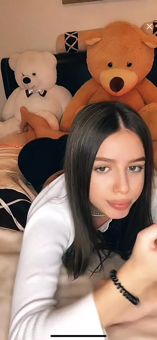 she might do sumn by Zorodagoat7