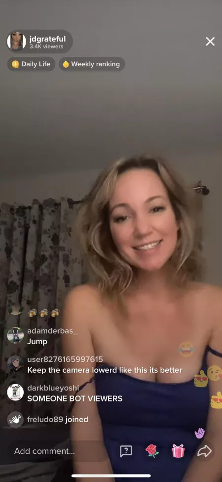 She popping at 7k viewers! by Jelloshot353