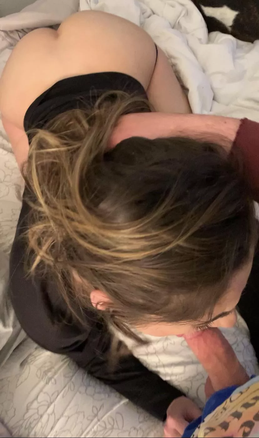 She pulled me into her dads guest room this Christmas morning while everyone else was in the next room over opening presents. Merry Christmas 😋 [f] [m] posted by magmatictiger