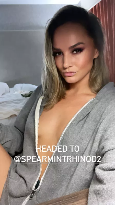 She so Hot by biedza