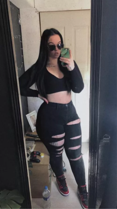 She thick by stewiieee1234