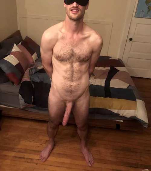 She wanted to blindfold me before worshipping my cock. Can't say that I minded all that much by enriquezshockwave