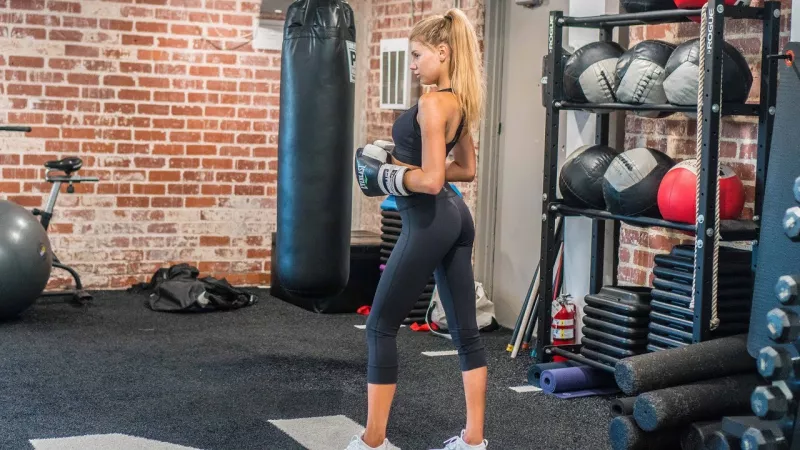 She'd knock me out in the first round by booboobo2