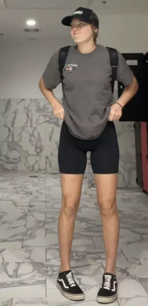 she’s 6’3” and i’ve never wanted someone’s legs over my shoulders so badly by kindaintoeverything