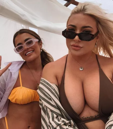 She's already behind... by Latin4play