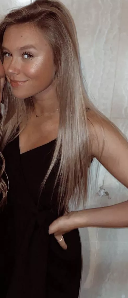 She’s Gorgeous! posted by Searchinghtfc-tys247