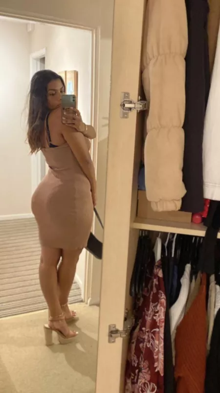 She’s got a big phat ass by stewiieee1234