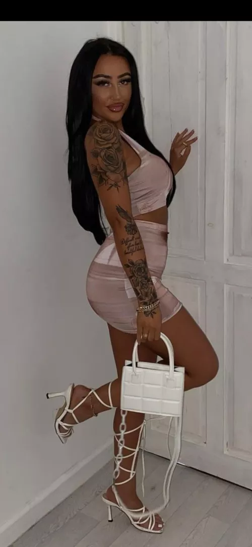 She's out to make somebody lucky by XMandalX