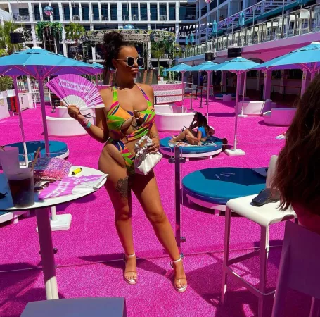 She's perfect by Yetiboy456