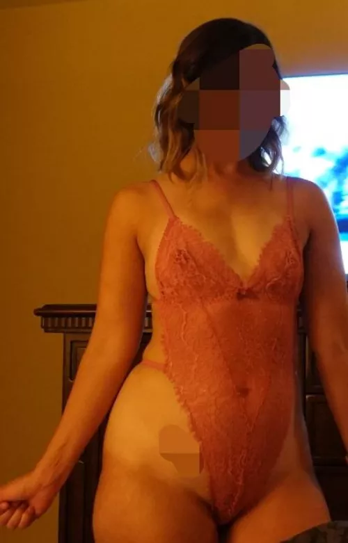 She's so fucking hot by saywhaaaa1122