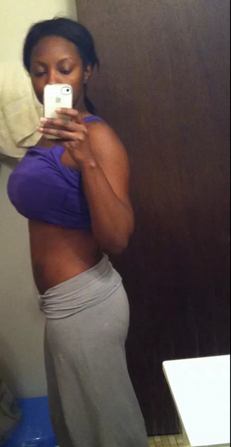 she’s so sexy! by kennistyles