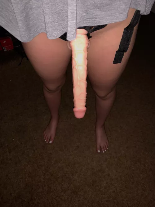 She’s so sexy in her strap on. by bigbootyveee